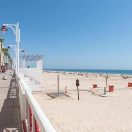 Candari Playa En كاديز