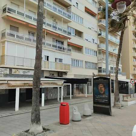 Candari Playa En كاديز